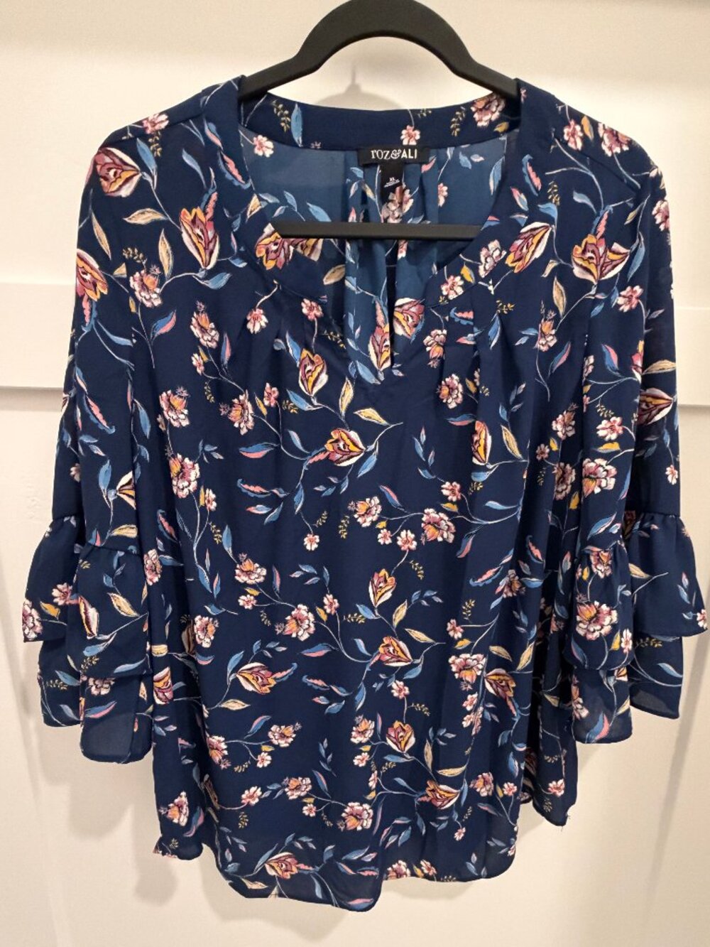 Roz & Ali Floral Blouse XL Navy Pink Bell Sleeve Boho Top Women’s